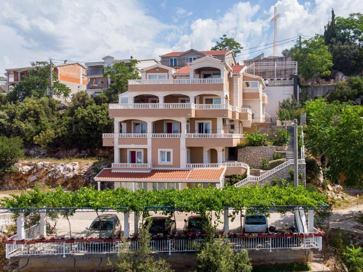 נאום Apartments Bona מראה חיצוני תמונה